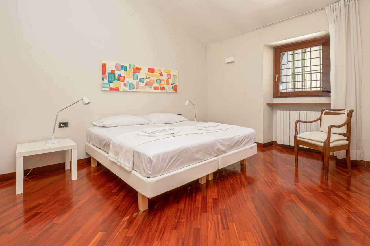 Cozy 2 Bedroom In The Heart Of Верона Екстер'єр фото