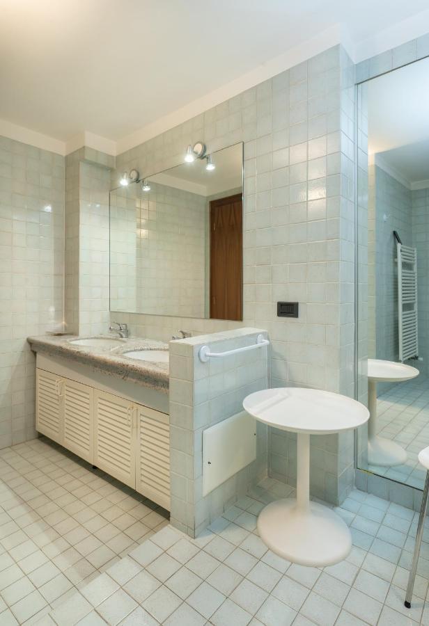 Cozy 2 Bedroom In The Heart Of Верона Екстер'єр фото